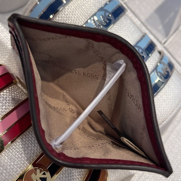 MICHAEL KORS
Reed Large Pebbled Leather Card Holder Case
Dark Cherry 
NWT - Picture 13 of 16